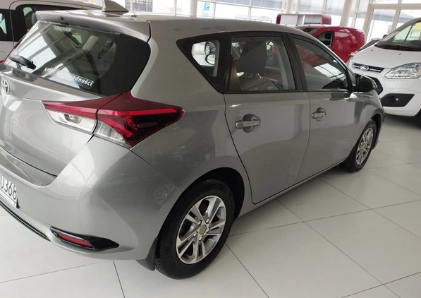 Toyota Auris cena 59900 przebieg: 63324, rok produkcji 2018 z Gorzów Śląski małe 121